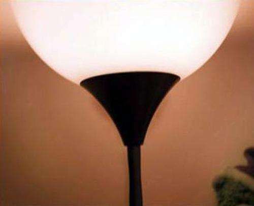 Lamp butt optical illusion indicating too much porn usage